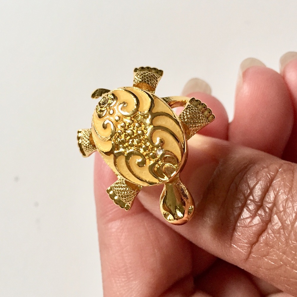 Glow in the dark turtle ring